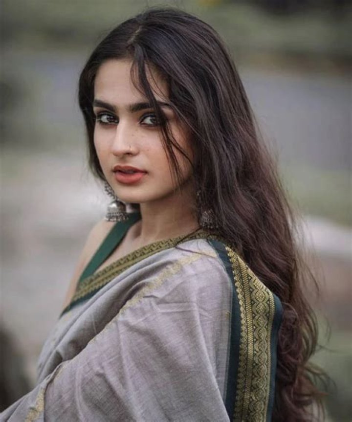 Discovering The Age Of Indian Ayesha Khan: A Journey Through Her Life