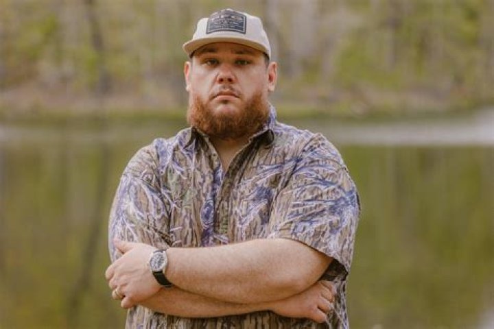 Explore The Sibling Bond: Luke Combs's Brother
