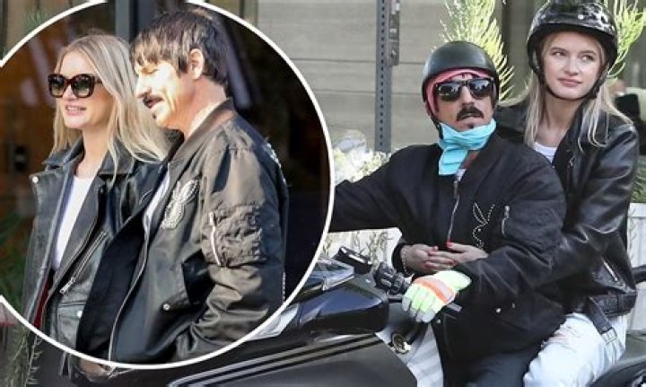 Exploring The Romantic Life Of Anthony Kiedis: Who Dated Who?