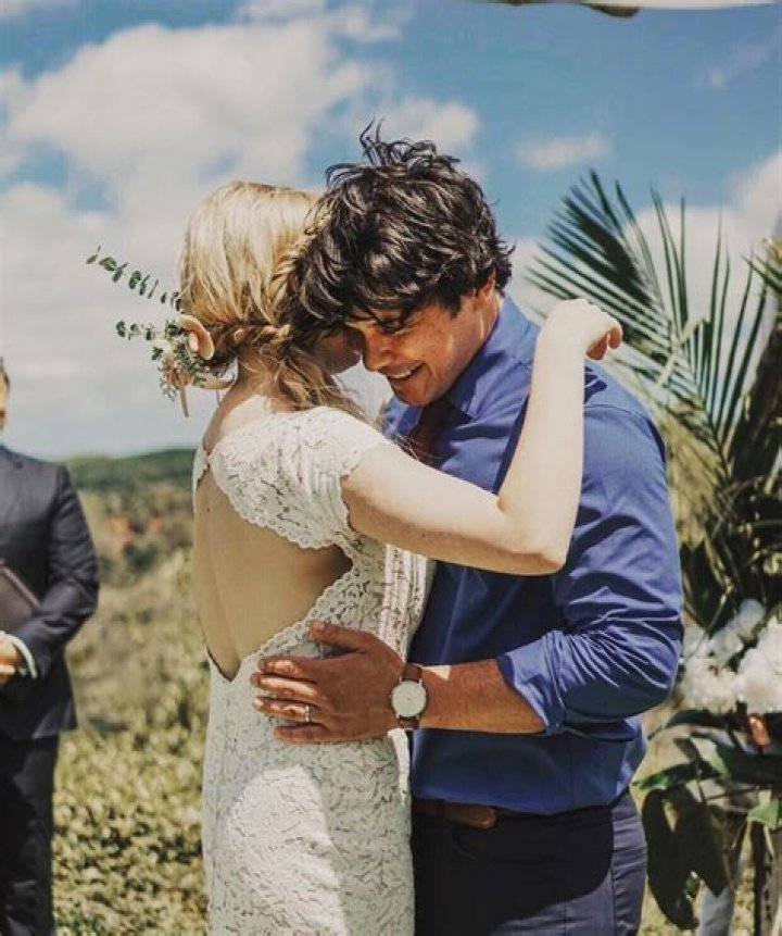 Unveiling The Mystery: Who Is Eliza Taylor Married To?
