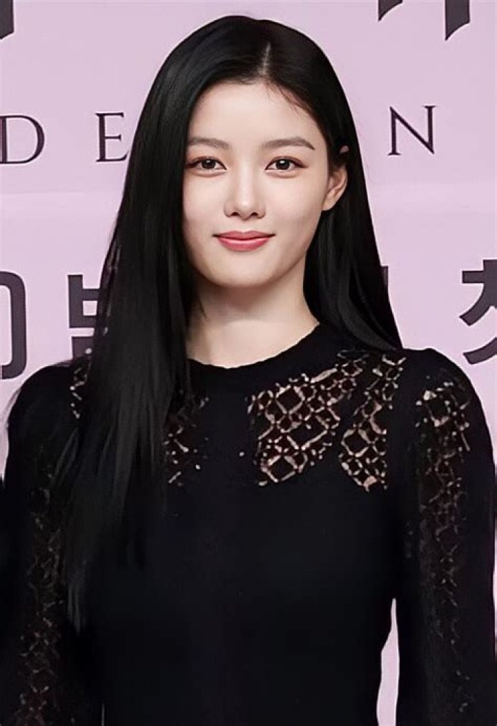 Unveiling The Wealth Of Kim Yoo-jung: A Deep Dive Into Her Net Worth